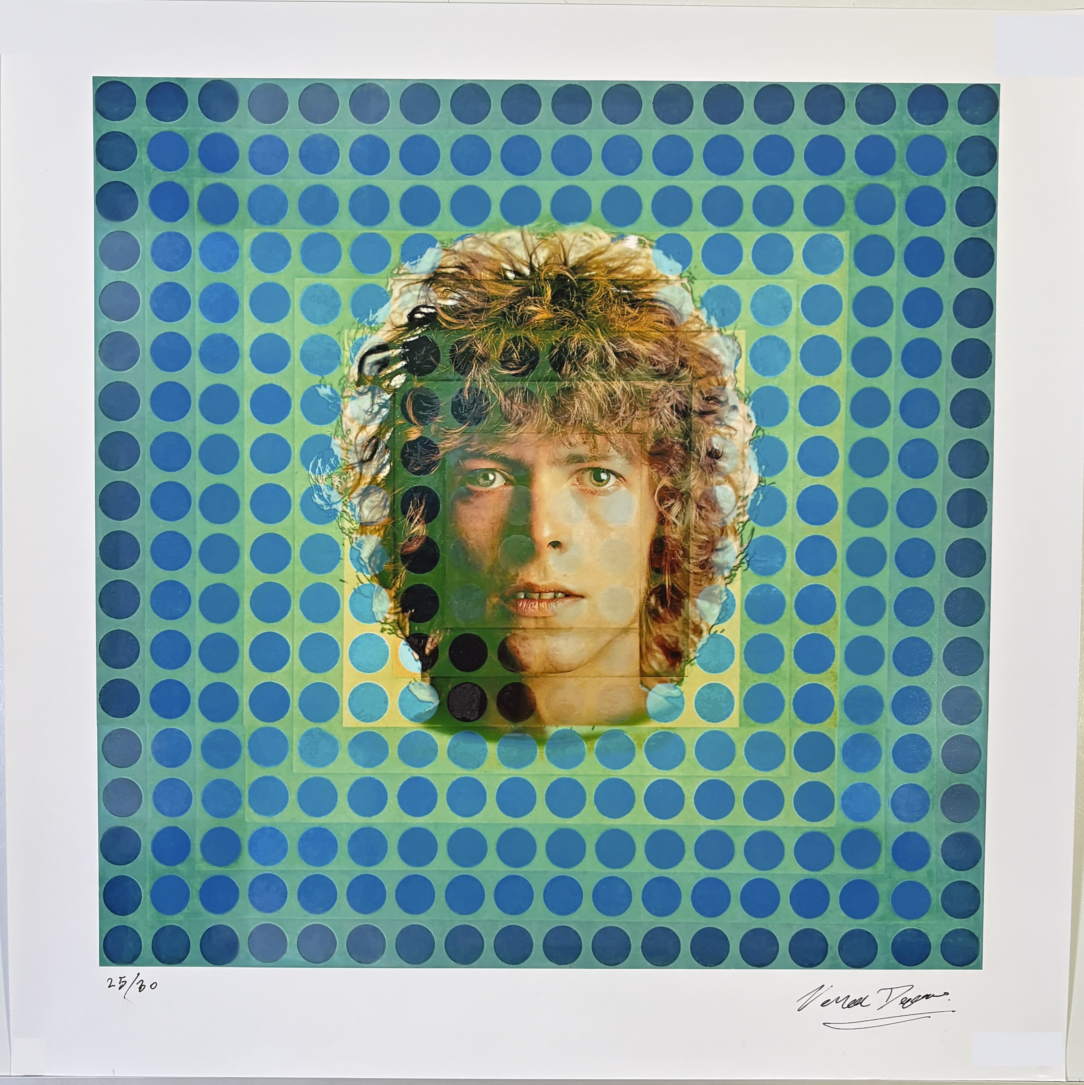 Timed Sale of Memorabilia, Vinyl Records & Collectables