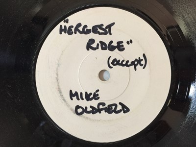 Lot 1151 - MIKE OLDFIELD - HERGEST RIDGE 7" (S/SIDED W/LBL - VS112)