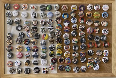 Lot 488 - BEATLES BADGE COLLECTION.