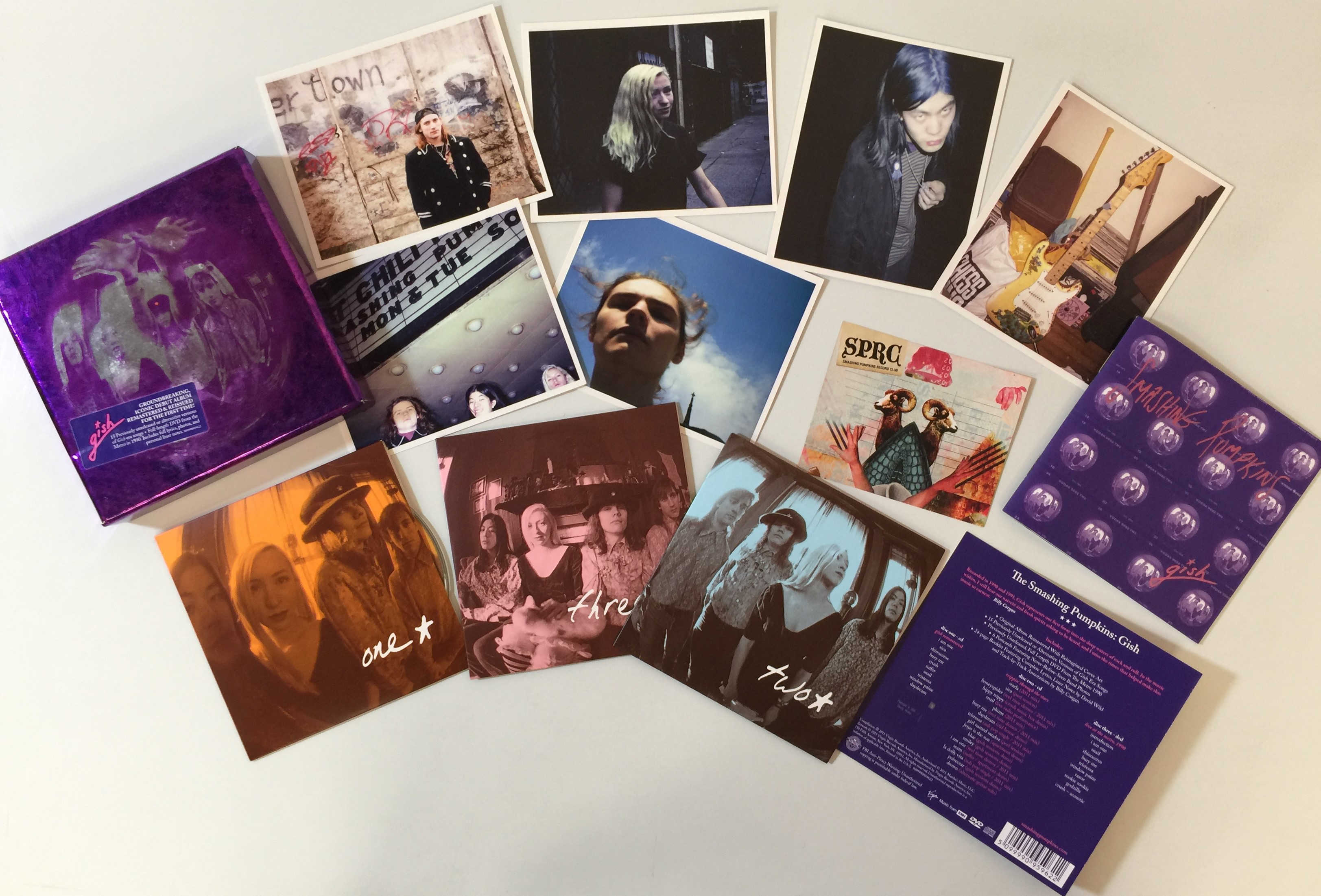 Lot 503 - THE SMASHING PUMPKINS & RELATED -