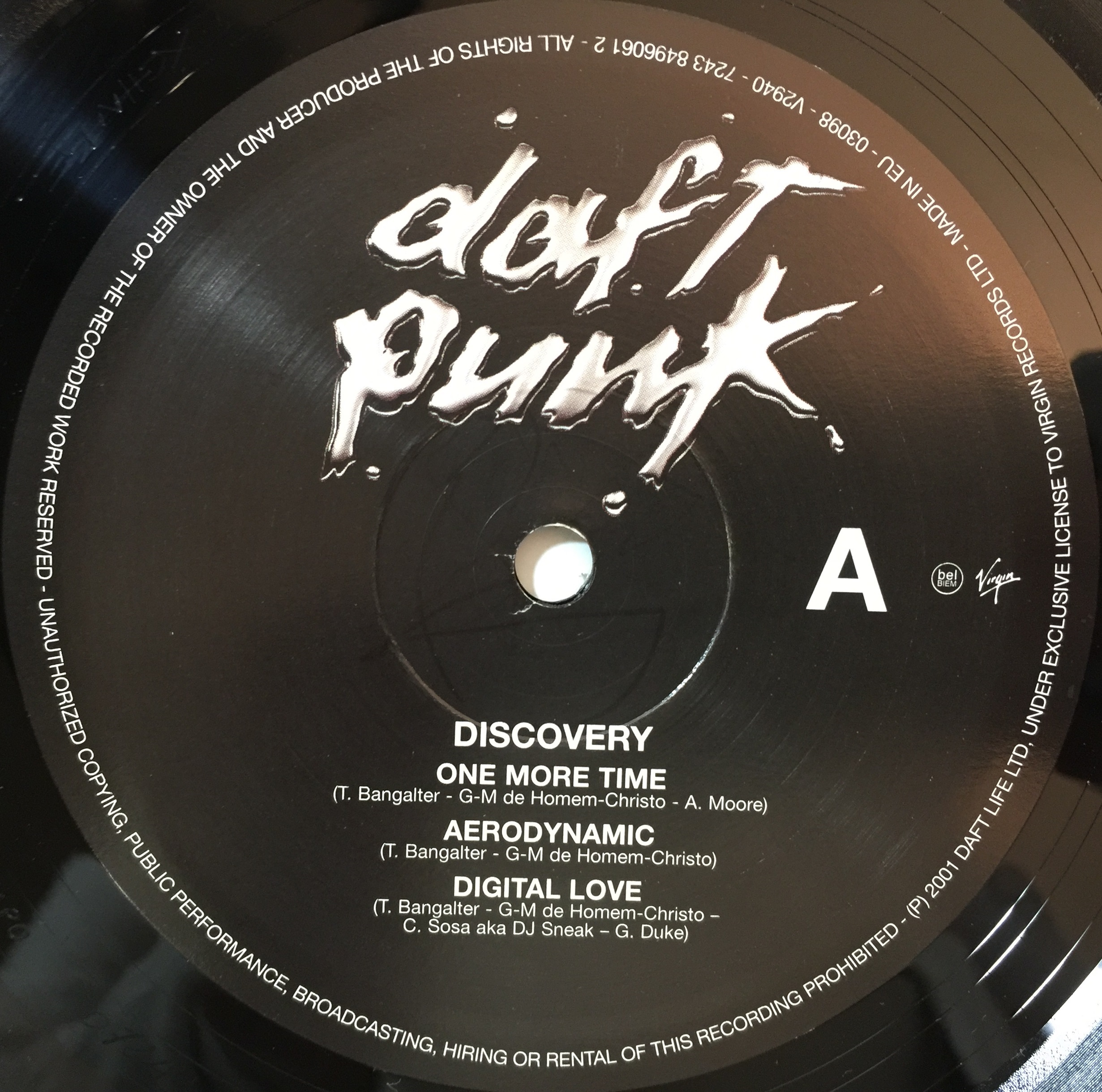 Lot 691 - DAFT PUNK - DISCOVERY LP (V2940)