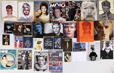 Lot 420 - DAVID BOWIE COLLECTABLE BOOKS / PROGRAMMES AND MORE.