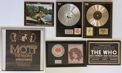 Lot 24 - MOTT THE HOOPLE COLLECTION - PRESENTATION AWARDS / POSTERS AND MORE.
