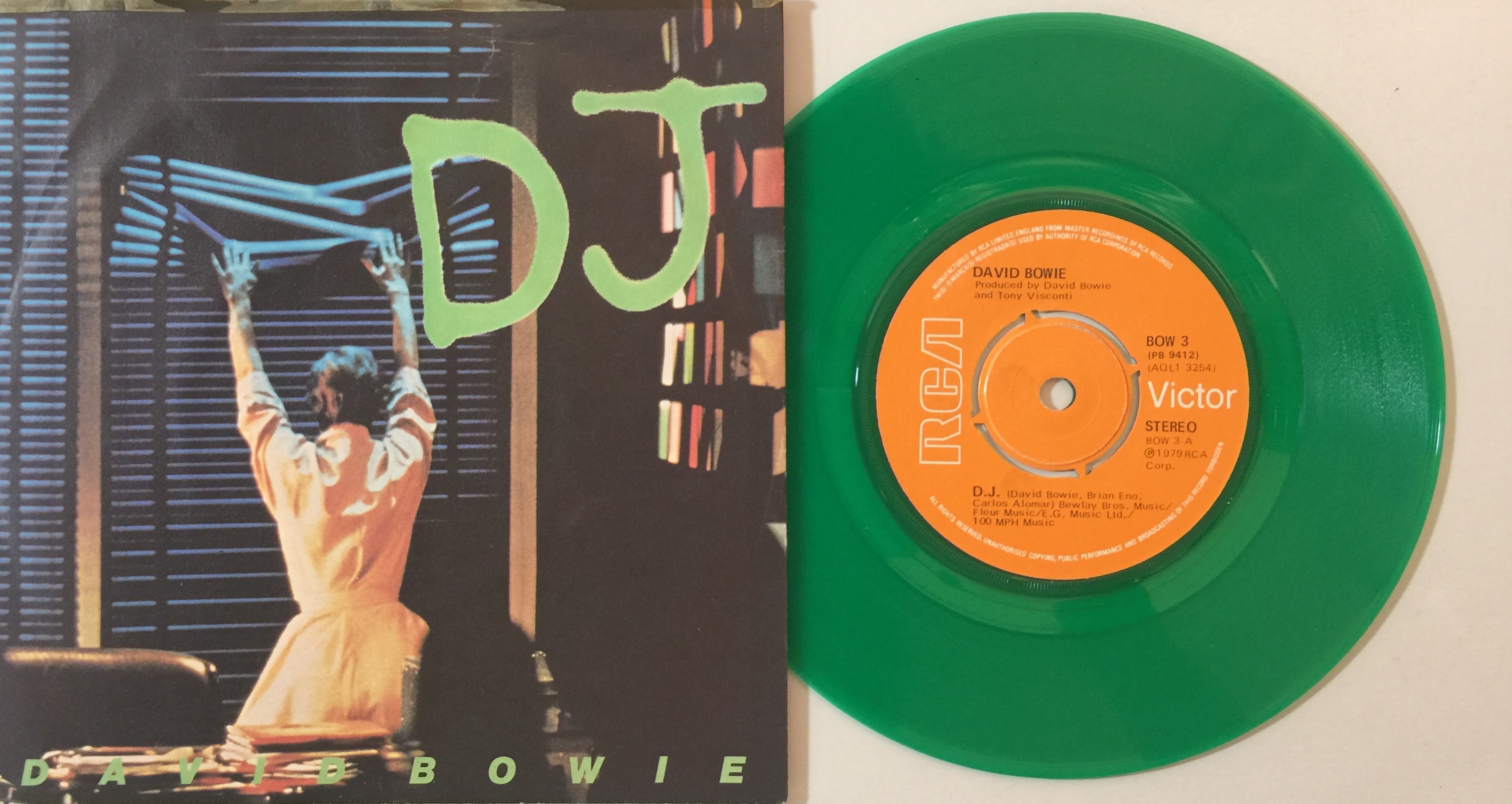 Lot 907 - DAVID BOWIE - DJ 7