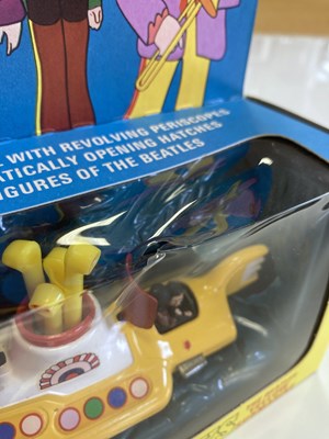 Lot 352 - BEATLES YELLOW SUBMARINE CORGI TOY IN BOX.