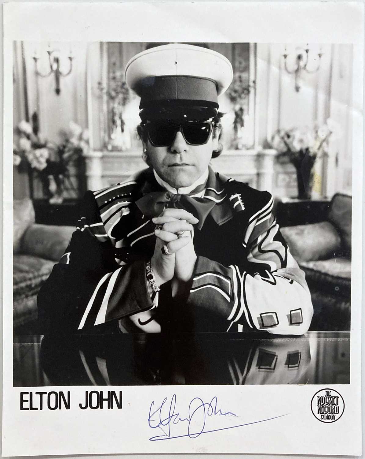 ELTON JOHN Signed Autographed Photo Showtime COA Hologram