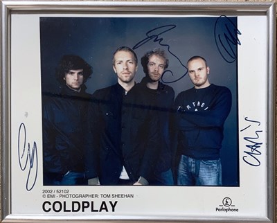 Lot 210 - COLDPLAY SIGNED PHOTO.