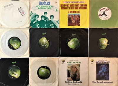 Lot 958 - THE BEATLES/ APPLE ARTISTS - 7" COLLECTION