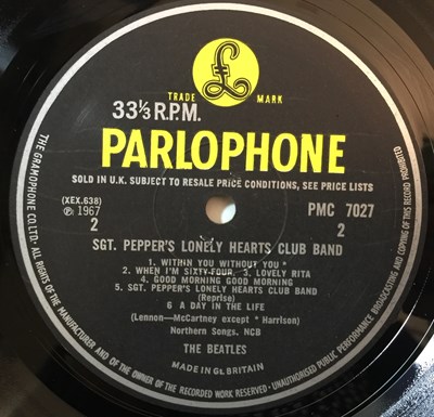 Lot 11 - THE BEATLES - SGT. PEPPER'S LONELY HEARTS CLUB BAND LPs (MONO ORIGINAL PLUS STEREO REISSUE)