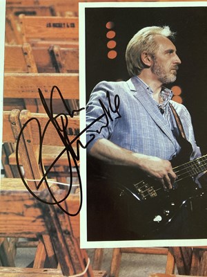 Lot 225 - THE WHO - SIGNED BOXSET BOOKLET.