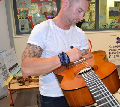 Lot 233 - RONAN KEATING SIGNED GUITAR.