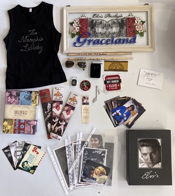 Lot 443 - ELVIS COLLECTABLES INC GRACELAND ISSUED GLASS DISPLAY.