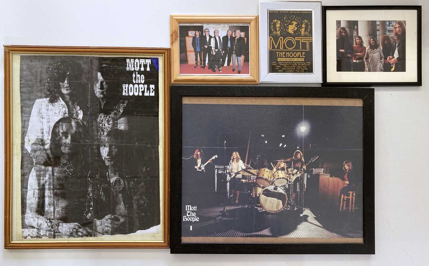 Lot 93 - MOTT THE HOOPLE MEMORABILIA AND DVDS.