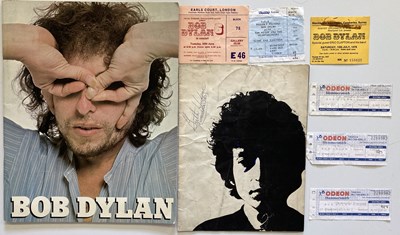 Lot 147 - BOB DLYAN CONCERT PROGRAMMES AND TICKETS AND SIGNED PROGRAMME.