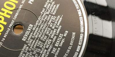 Lot 32 - THE BEATLES - REVOLVER LP (ORIGINAL UK 'WITHDRAWN' MIX LP 'XEX 606-1')