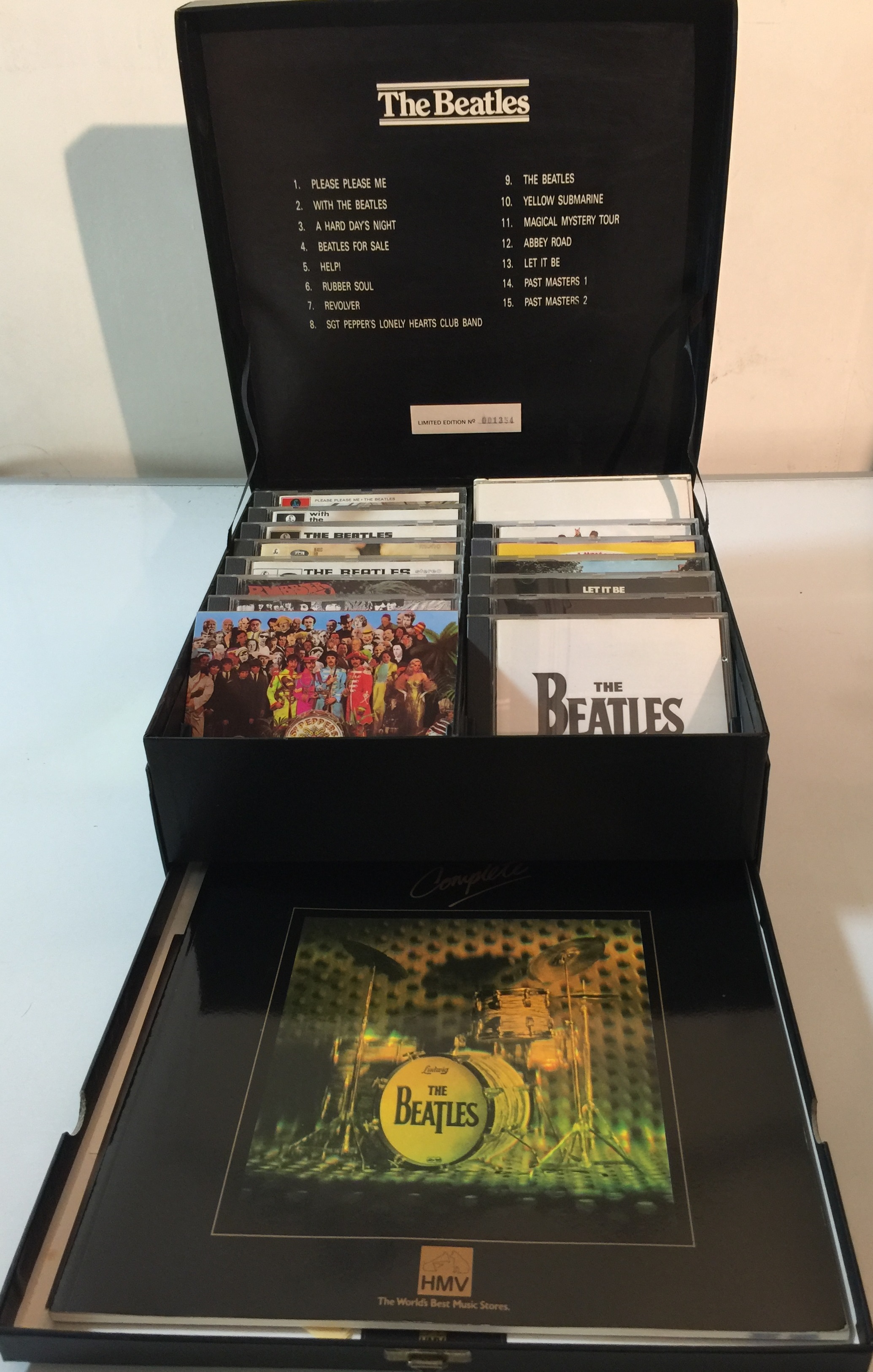 Compact Disc Collection Display Lot 76 - THE BEATLES - COMPLETE COMPACT DISC
