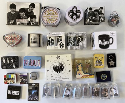 Lot 197 - BEATLES MEMORABILIA AND COLLECTABLES.