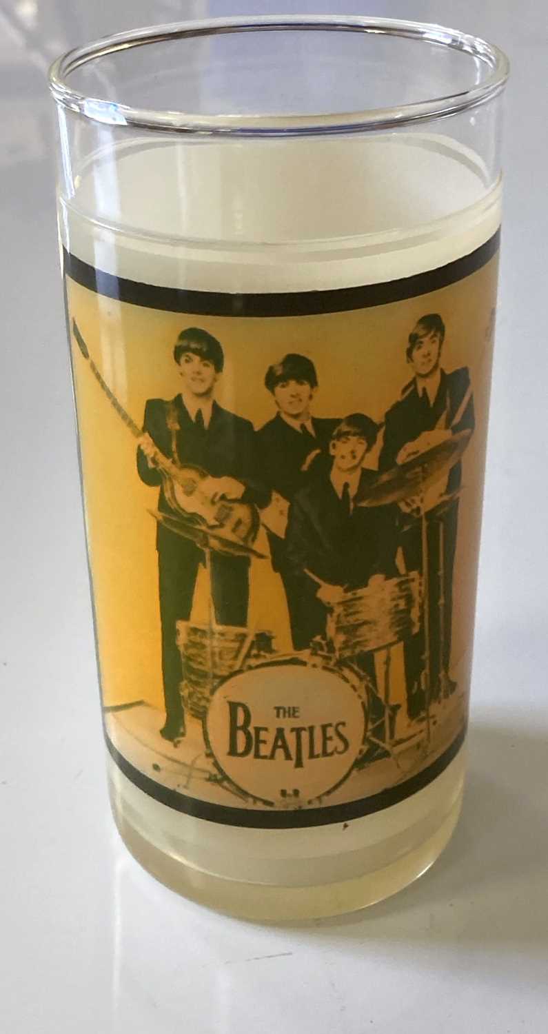 Lot 209 - THE BEATLES - CANADIAN GLASS.