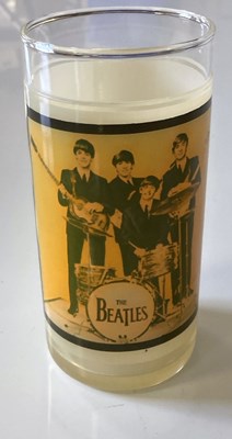 Lot 209 - THE BEATLES - CANADIAN GLASS.