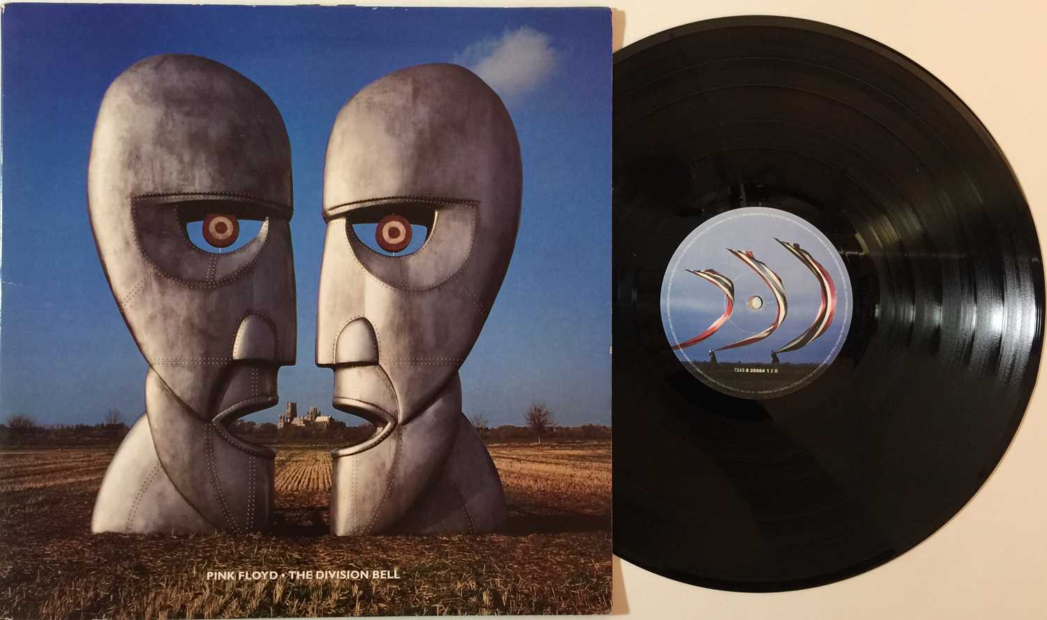 Lot 692 - PINK FLOYD - THE DIVISION BELL LP (ORIGINAL