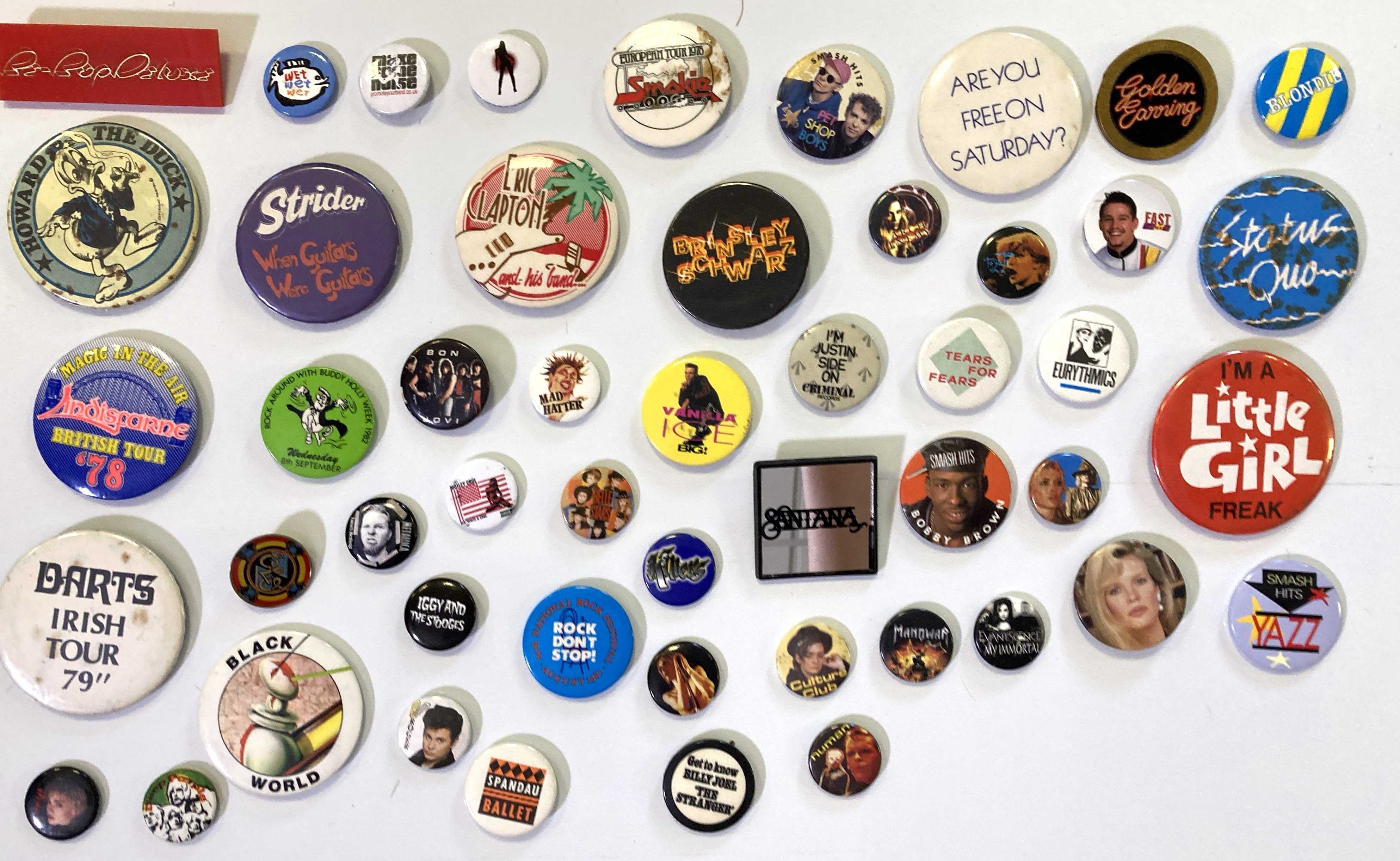 Lot 152 - ROCK AND POP BADGES. 169BA0-002