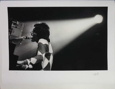 Lot 150 - FREDDIE MERCURY / QUEEN SIGNED LIMITED EDITION PHOTO PRINT - SOUTHAMPTON 1977.
