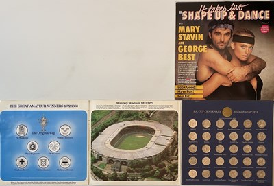 Lot 875 - MANCHESTER UNITED - LP/12"/7" COLLECTION