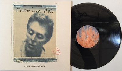 Lot 945 - PAUL MCCARTNEY - FLAMING PIE LP (PCSD171)