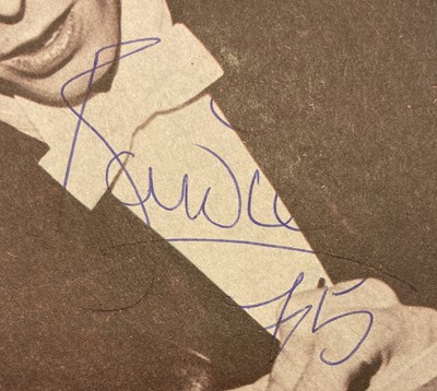 Lot 332 - DAVID BOWIE SIGNED PAGE