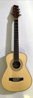 Lot 75 - STAGG SV209 TRAVEL GUITAR.