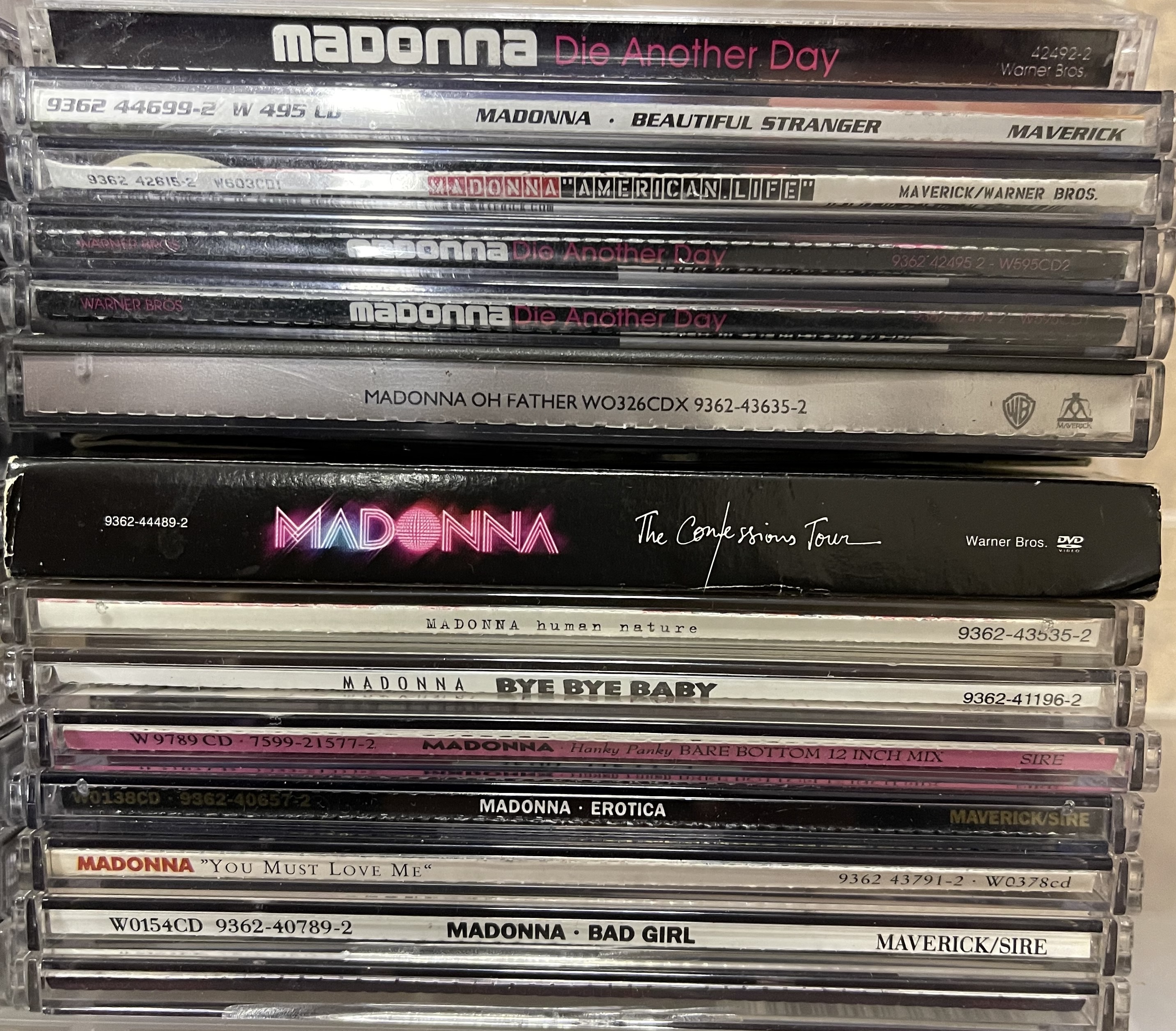 Lot 1134 - LARGE CD SINGLES COLLECTION