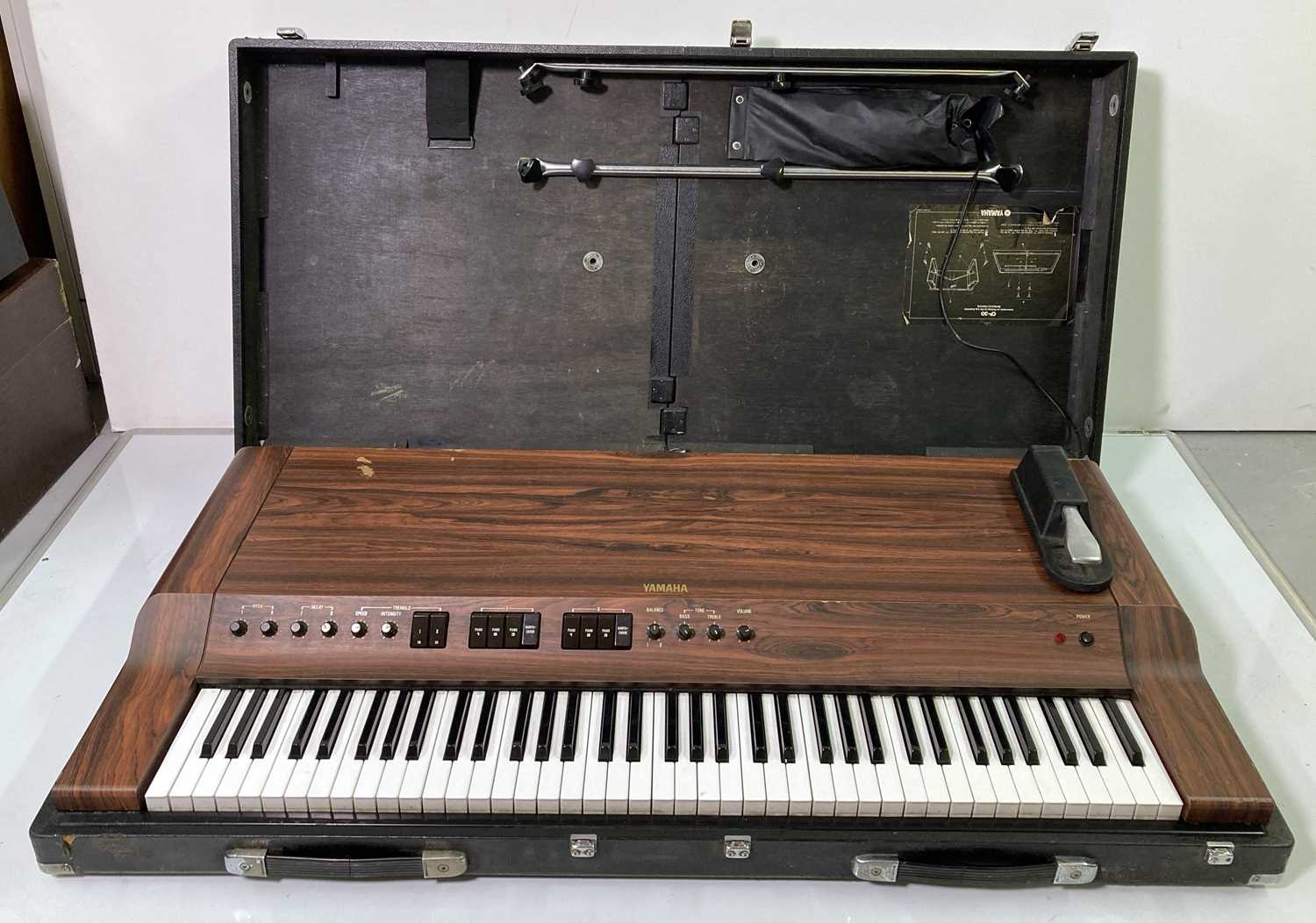 Lot 52 YAMAHA ELECTRONIC PIANO CP 30 lot-52-yamaha-electronic-piano-cp-30