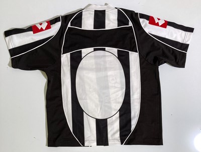 Lot 137 - JUVENTUS - SIGNED SHIRT.