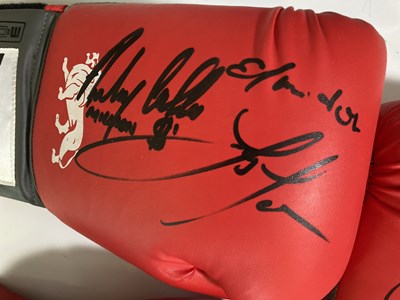 Lot 146 - SIGNED BOXING GLOVES.