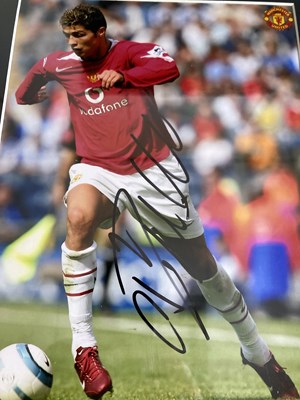 Lot 149 - FOOTBALL - MANCHESTER UNITED AUTOGRAPHS INC RONALDO.