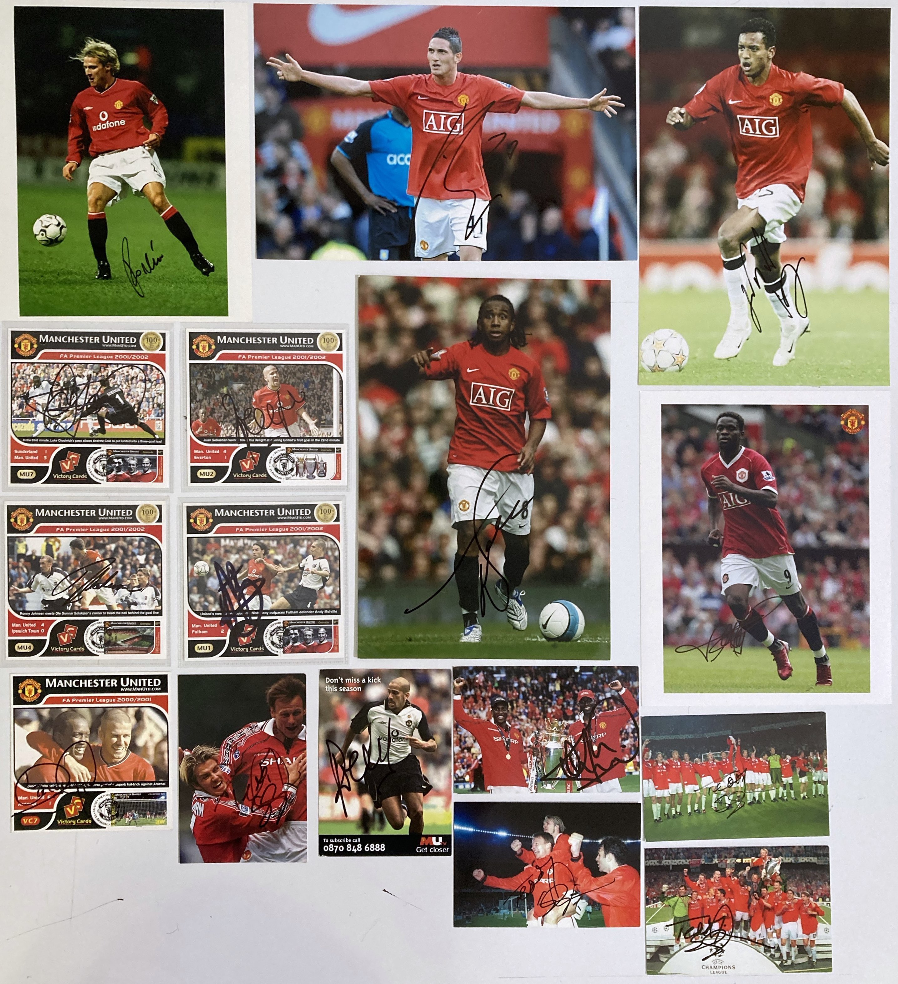 Lot 156 - FOOTBALL AUTOGRAPHS - MANCHESTER UNITED.