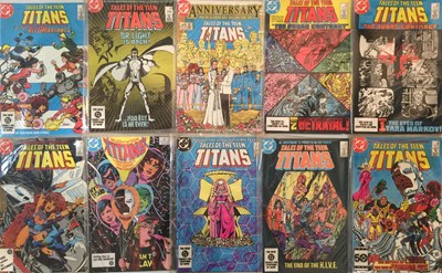 Lot 112 - DC COMICS (TEEN TITANS, TEAM TITANS, WARLOCK, GREEN ARROW).