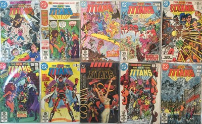 Lot 112 - DC COMICS (TEEN TITANS, TEAM TITANS, WARLOCK, GREEN ARROW).