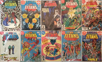 Lot 112 - DC COMICS (TEEN TITANS, TEAM TITANS, WARLOCK, GREEN ARROW).