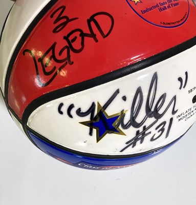 Lot 176 - SIGNED HARLEM GLOBETROTTERS BALL.