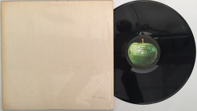 Lot 644 - THE BEATLES - WHITE ALBUM LP (UK STEREO - PCS 7067)