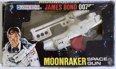 Lot 358 - JAMES BOND MOONRAKER SPACE GUN