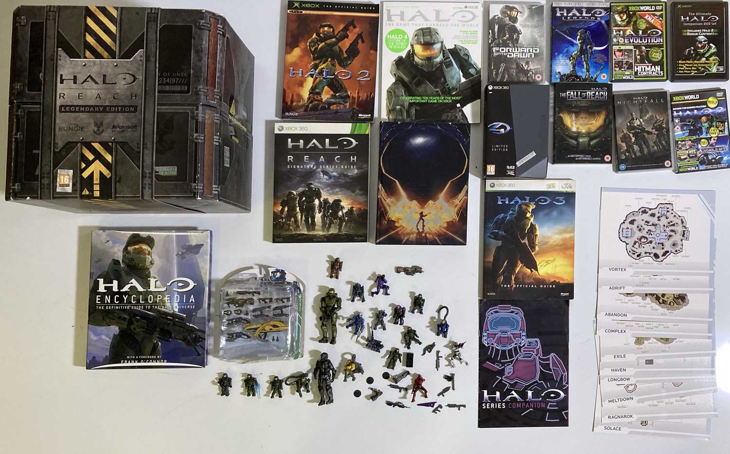 Lot 75 - MICROSOFT XBOX - HALO - GAMES AND ACCESSORIES