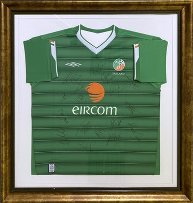 Lot 196 - FULL SIGNED IRELAND 2003 SQUAD SHIRT.