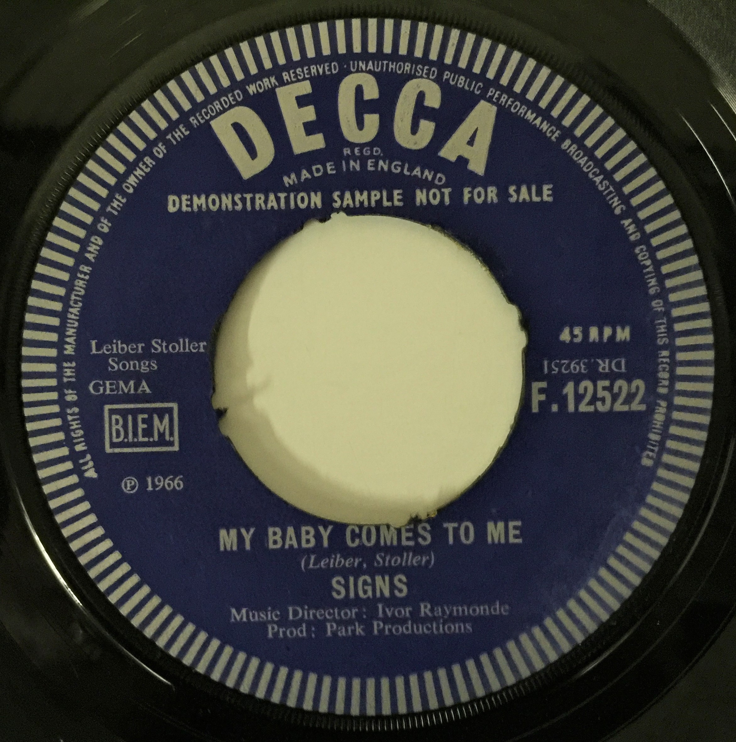 Lot 170 - SIGNS - AIN'T YOU GOT A HEART 7