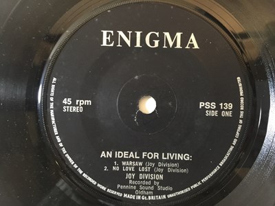 Lot 377 - JOY DIVISION - AN IDEAL FOR LIVING 7" EP (ENIGMA RECORDS 1978 ORIGINAL - PSS 139)