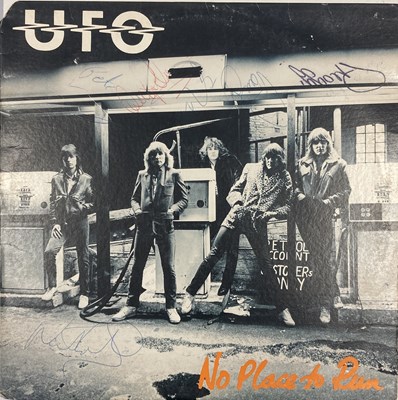 Lot 253 - UFO / WISHBONE ASH SIGNED SLEEVES