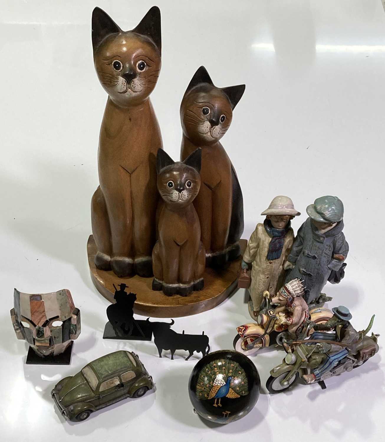 Lot 24 - COLLECTABLE FIGURINES.