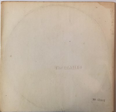 Lot 1182 - THE BEATLES - WHITE ALBUM LP (ORIGINAL UK STEREO PRESSING PCS 7067/7068 - NUMBER 0413957)