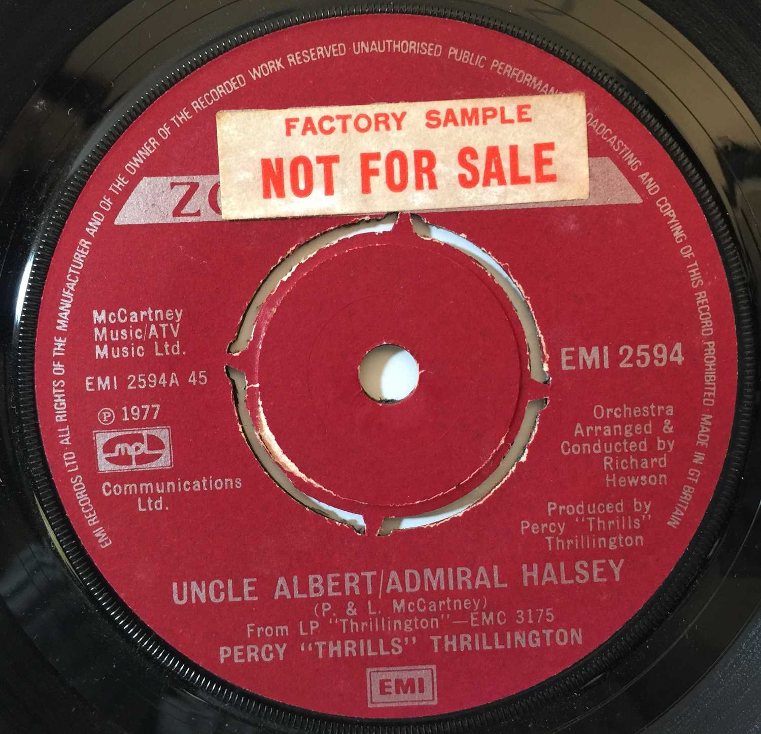 Lot 243 - PERCY 'THRILLS' THRILLINGTON (PAUL MCCARTNEY) - UNCLE ALBERT/ADMIRAL HALSEY 7" (ORIGINAL UK COPY - REGAL ZONOPHONE EMI 2594)